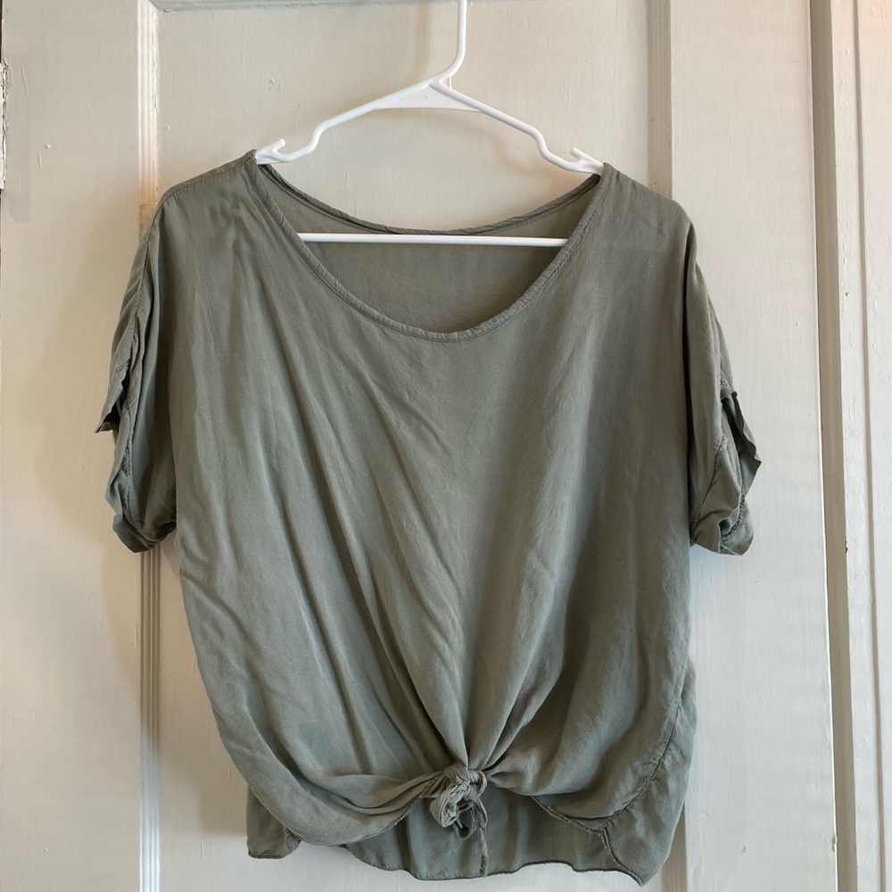 Green Tie front top
